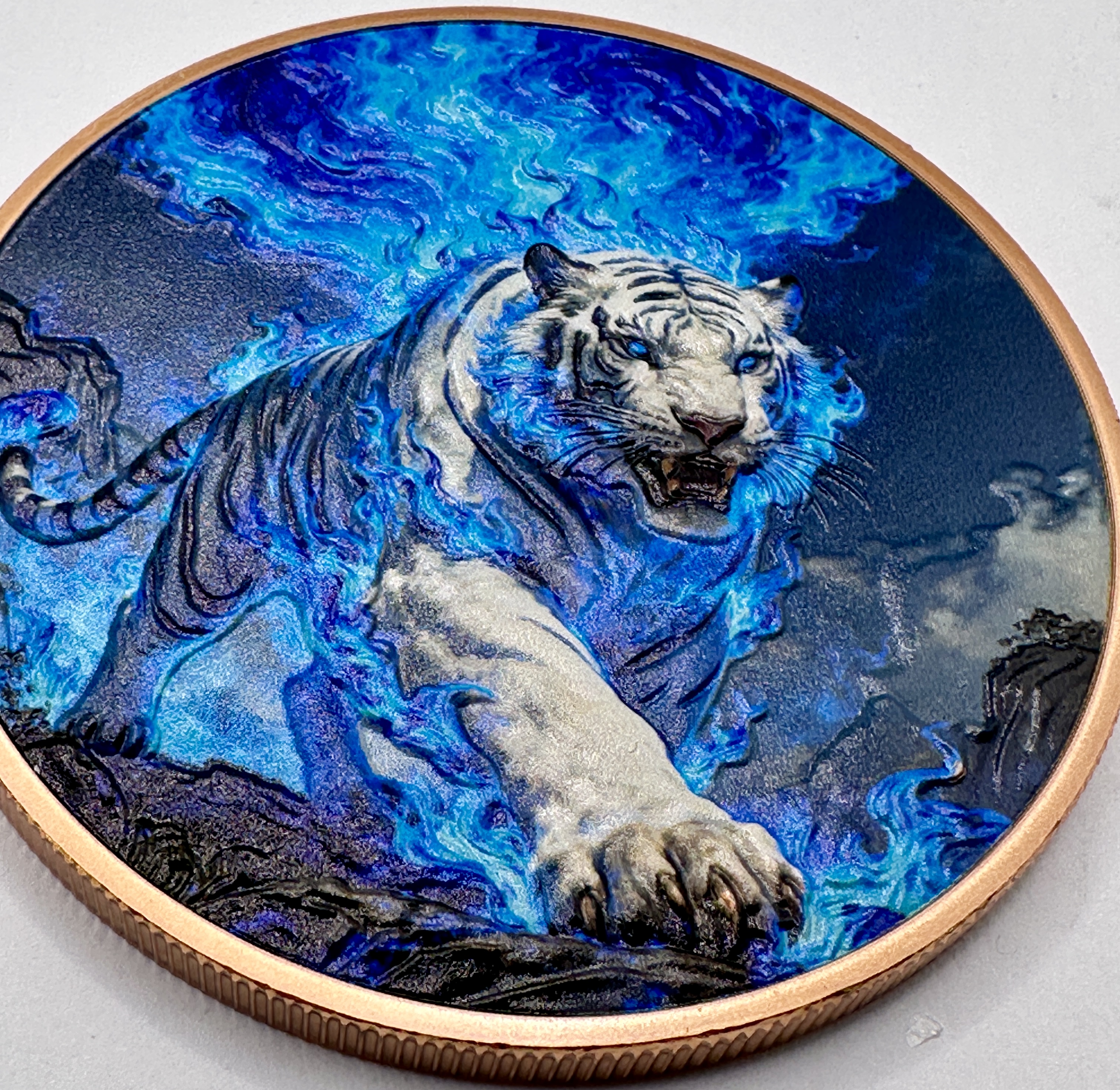A 5 oz 999 Fine Copper High Relief Flaming Tiger Round