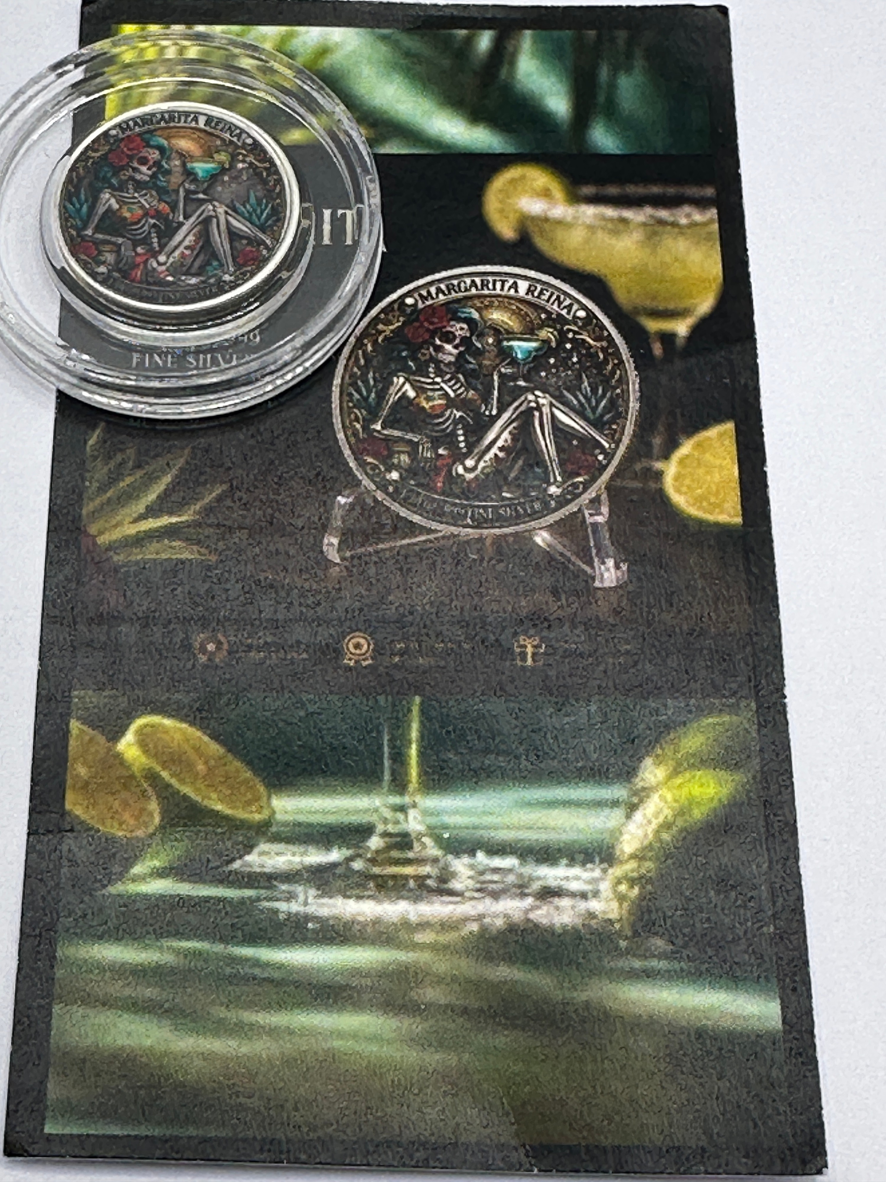 A Niue Margarita Reina One GramFine Silver Round and Card