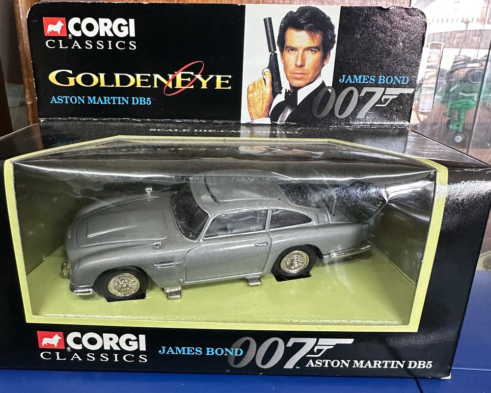 Lot 409: A Corgi Classics Aston Martin DB5, GoldenEye James Bond 007 Edition
