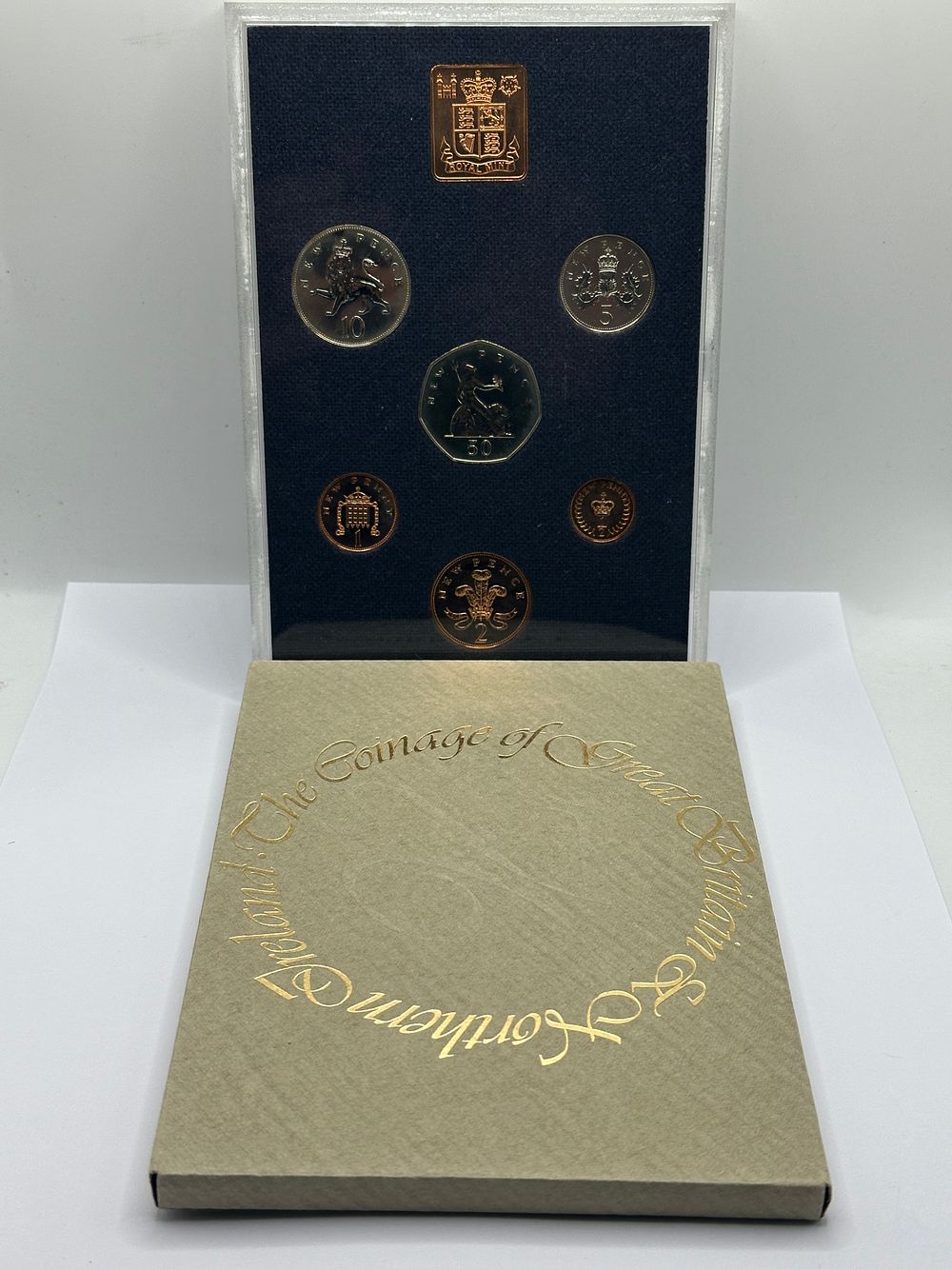 Lot 415: UK 1976 Decimal Coinage Proof Set