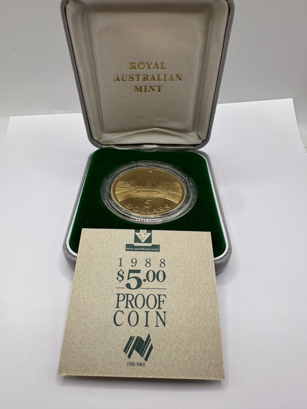 Lot 203: Australia 1988 Parliament House 5 Dollars Proof Coin