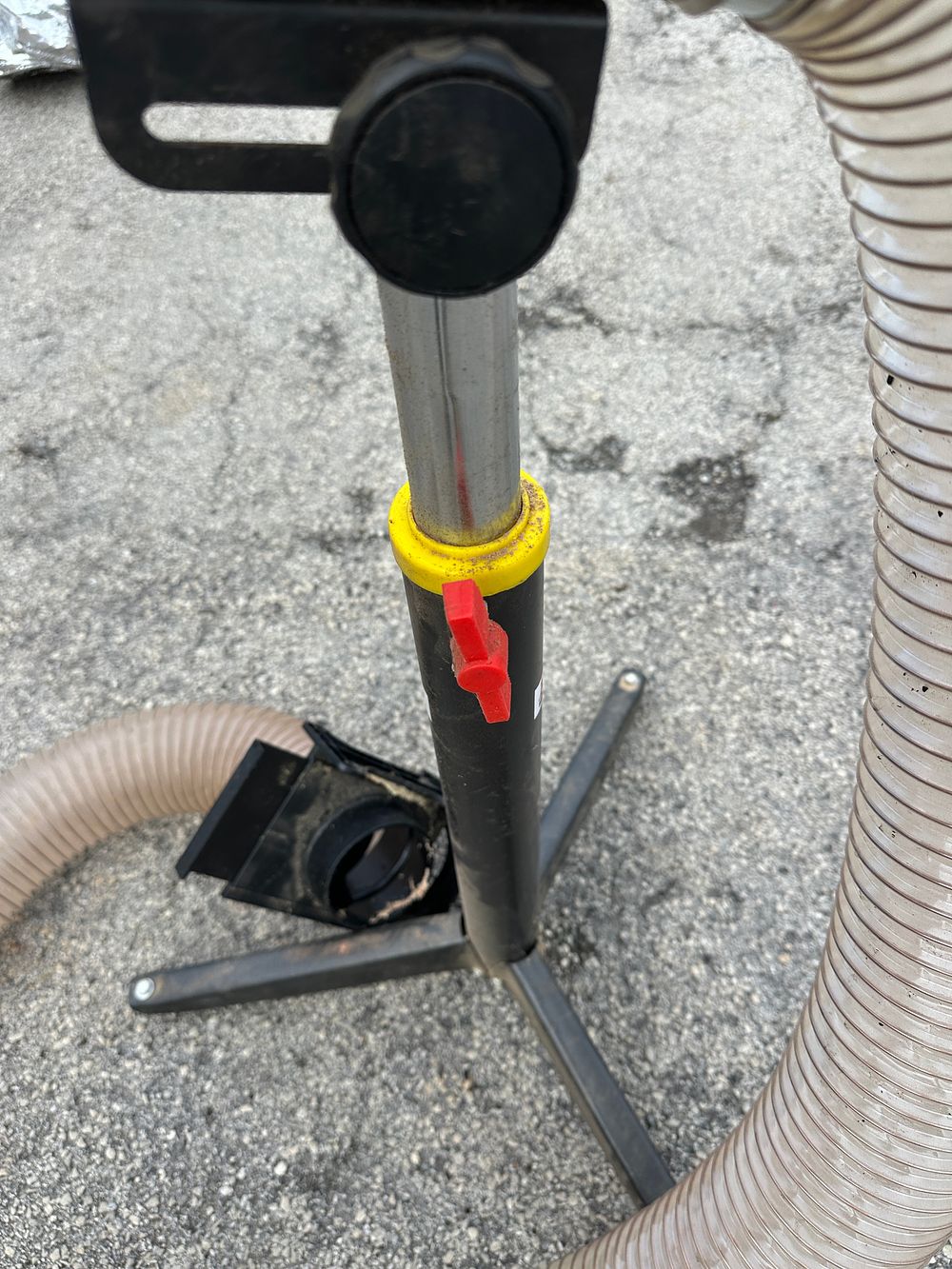Lot 117: An Axminster Power Tool Centre Adjustable Dust Extraction Stand