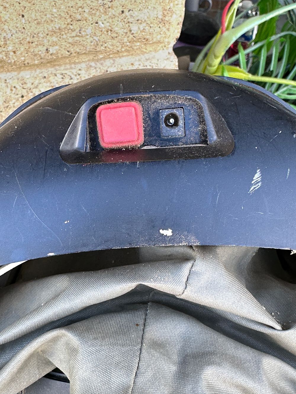Lot 119: A Trend Airshield Pro Battery Powered Respiratory Face Shield