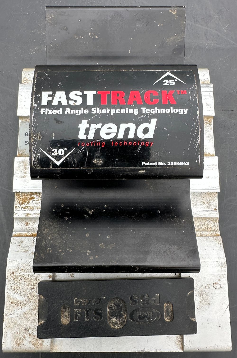 Lot 130: A Trend FastTrack Fixed Angle Sharpening Jig System