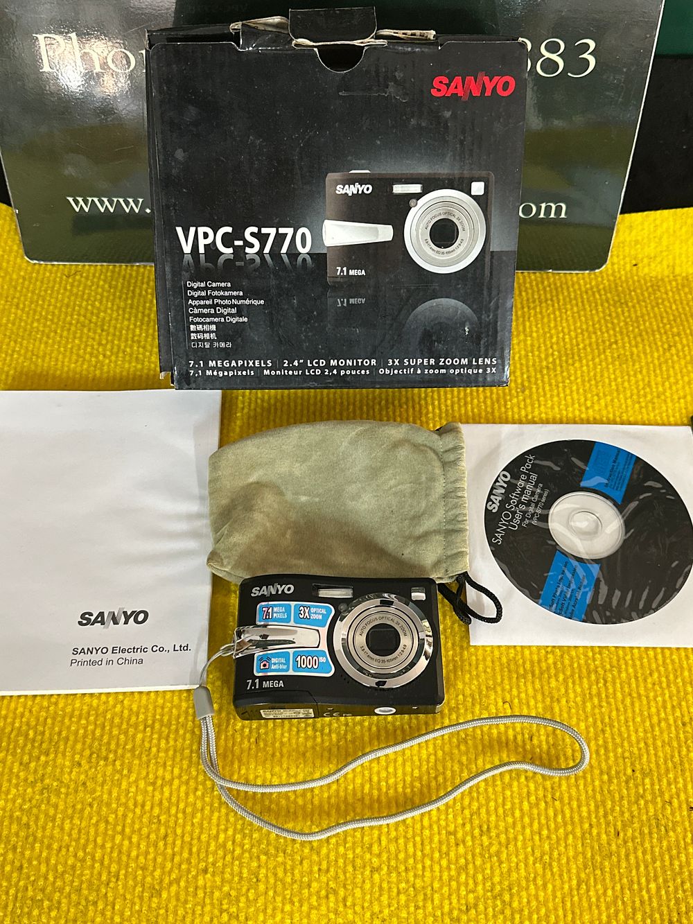 Lot 31: A Sanyo VPC-S770 Digital Compact Camera with Original Packaging and Accessories