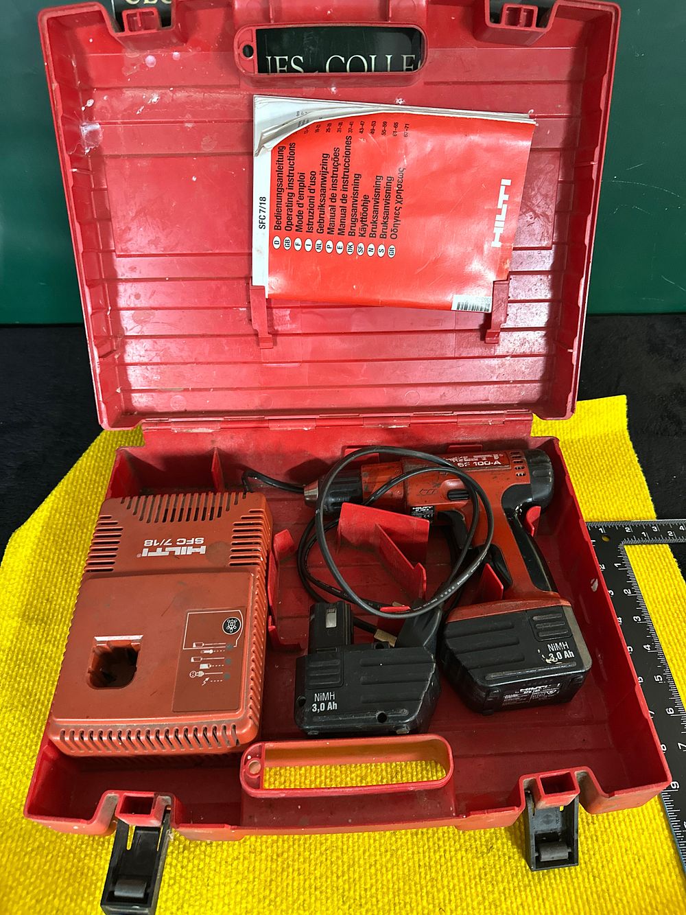 Lot 95: A Hilti SF 100-A Cordless Drill Kit with Accessories