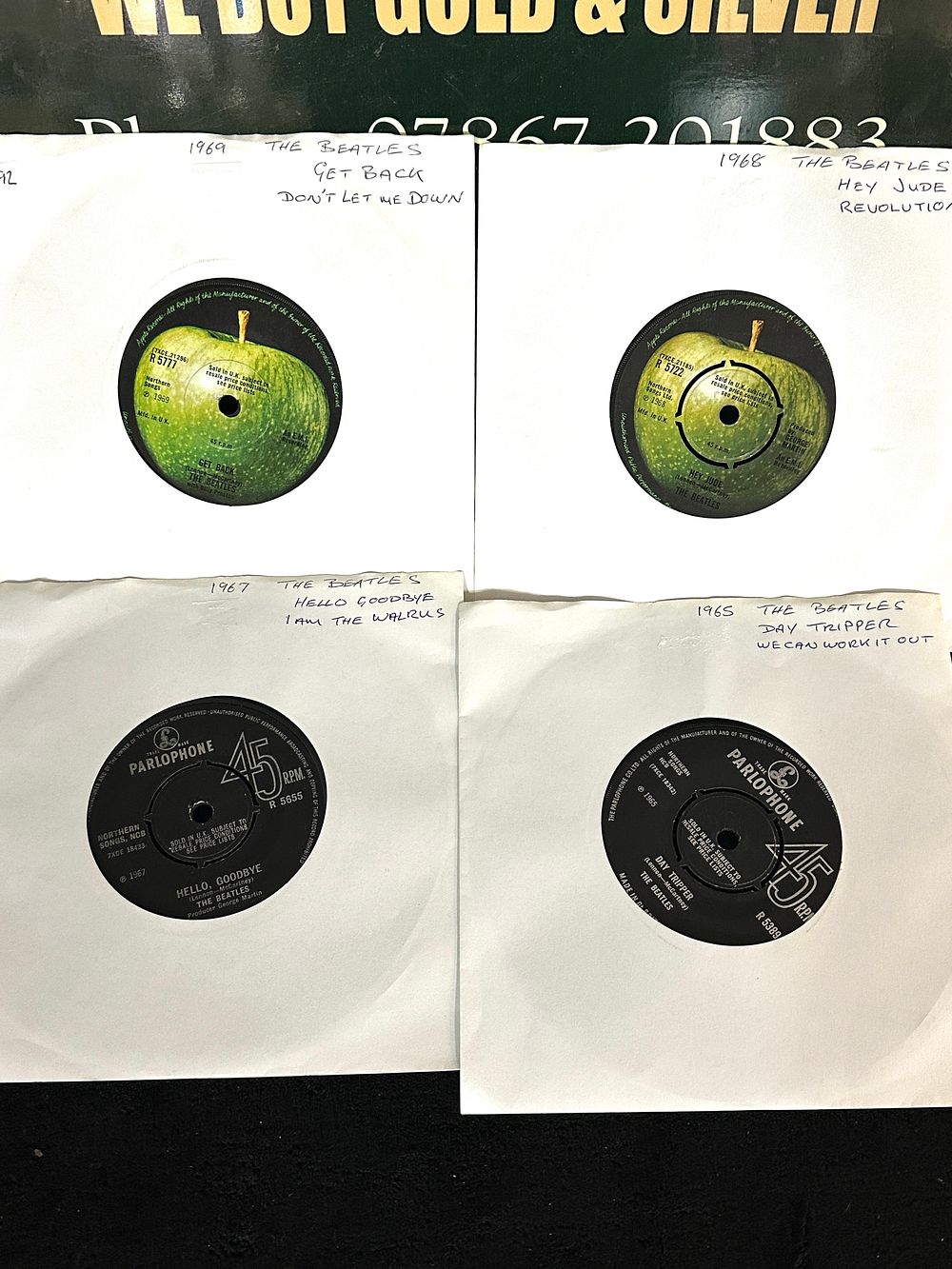 Lot 289: A Collection of The Beatles 7-inch Vinyl Singles, UK Pressings
