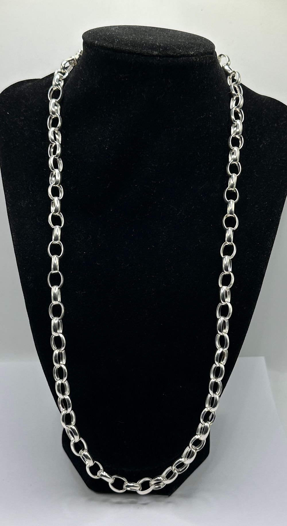 Lot 239: A Silver Double-Link Belcher Necklace with Dog-Clip Clasp