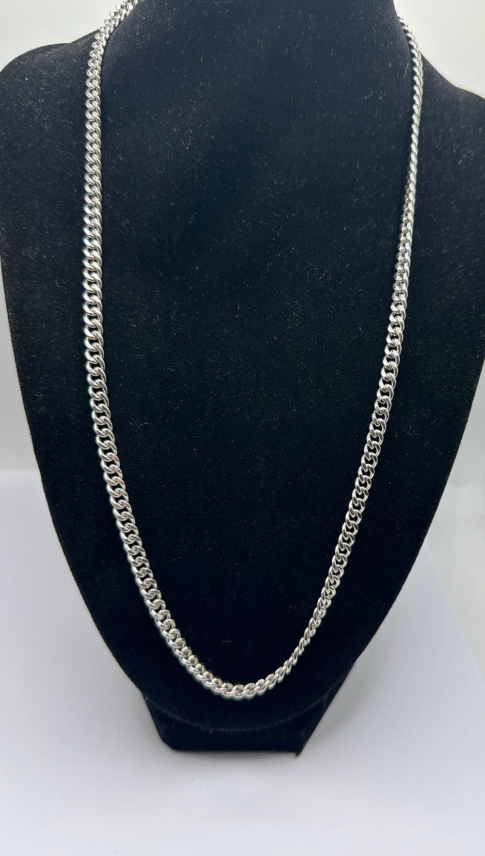 Lot 244: A 925 Sterling Silver Franco Link Chain Necklace