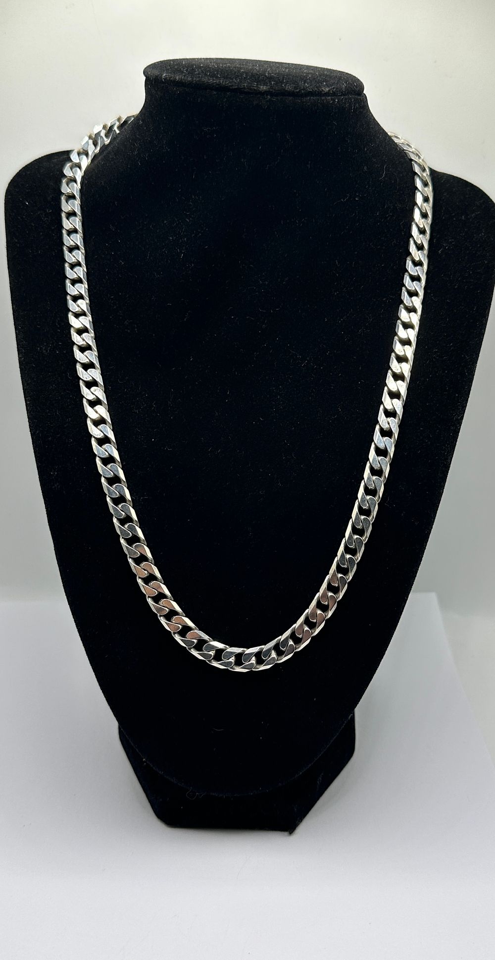 Lot 245: A 925 Silver Curb Link Necklace