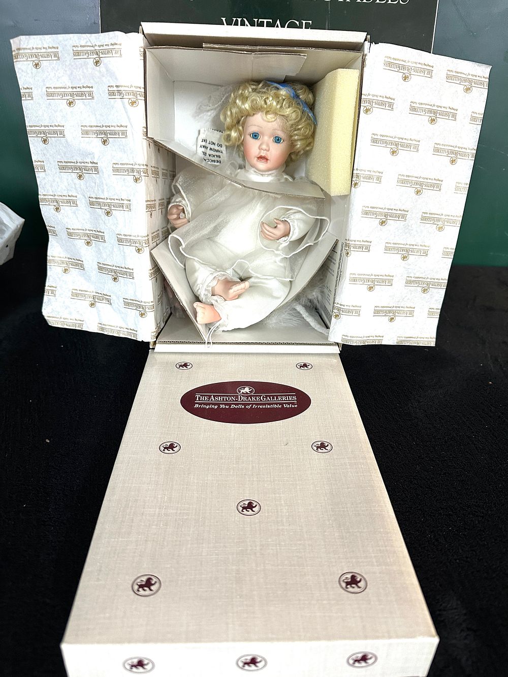 Lot 82: An Ashton-Drake Galleries Porcelain Silver Doll, Sweet Dreams Little One