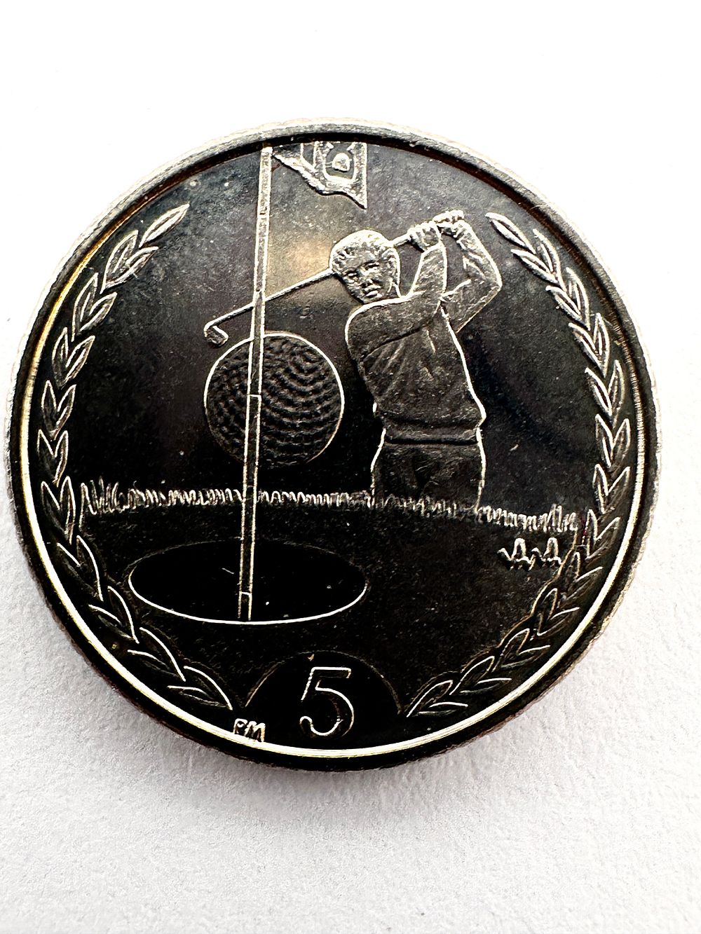 Lot 254: Isle of Man 1998 Elizabeth II Silver 5 Pence Coin
