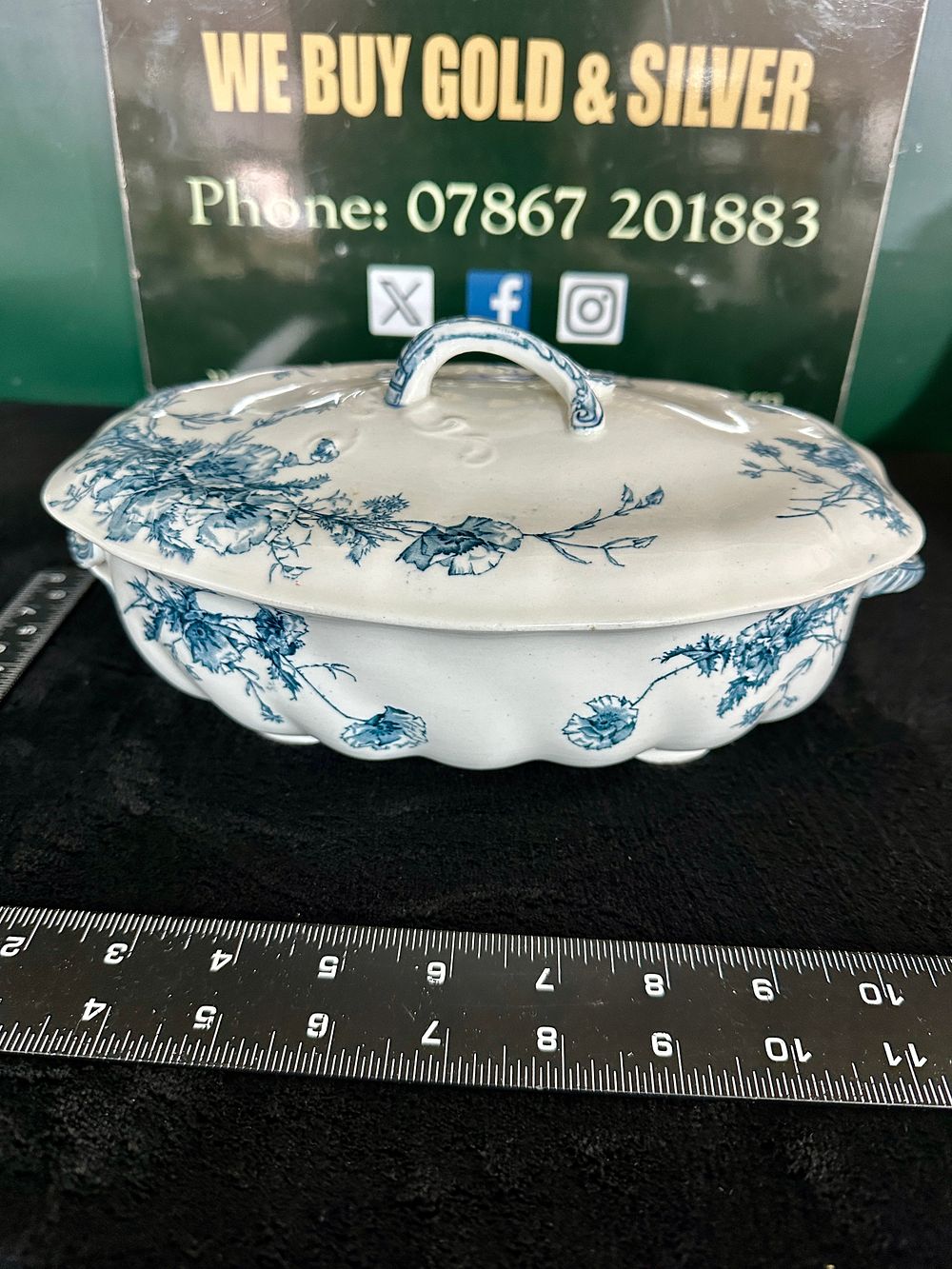 Lot 320: A W. Adams and Co. Medallion Pattern Semi-Porcelain Covered Tureen