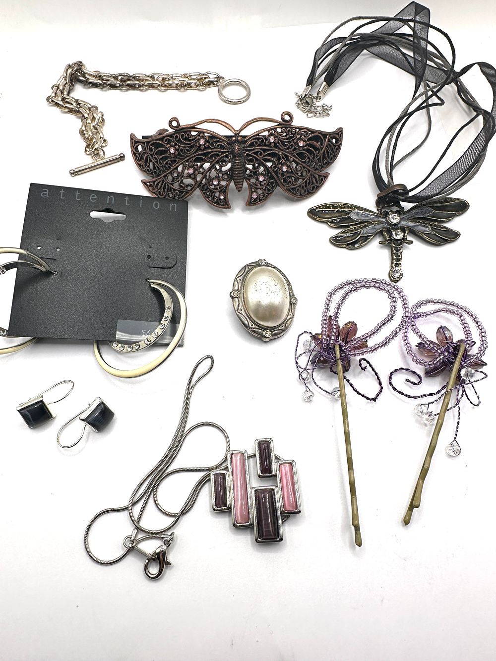 Lot 183: An Assortment Of Contemporary Costume Jewellery And Hair Accessories