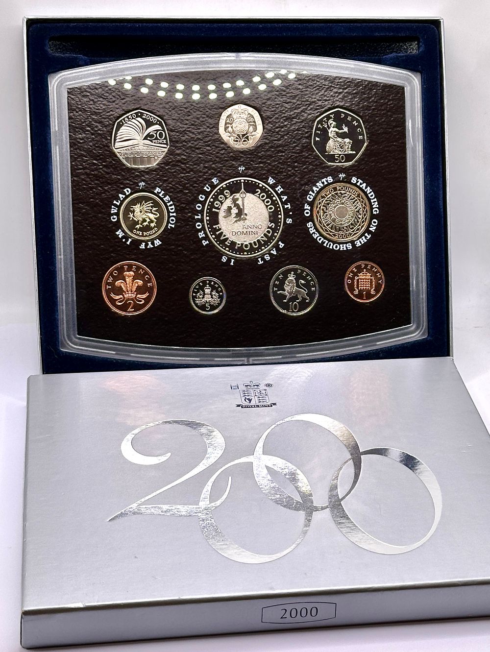 Lot 11: UK 2000 Royal Mint Deluxe Proof Coin Set