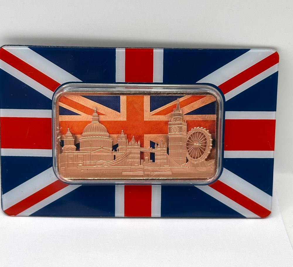 Lot 27: A .999 Copper One Avoirdupois Ounce Bullion Bar, London Skyline