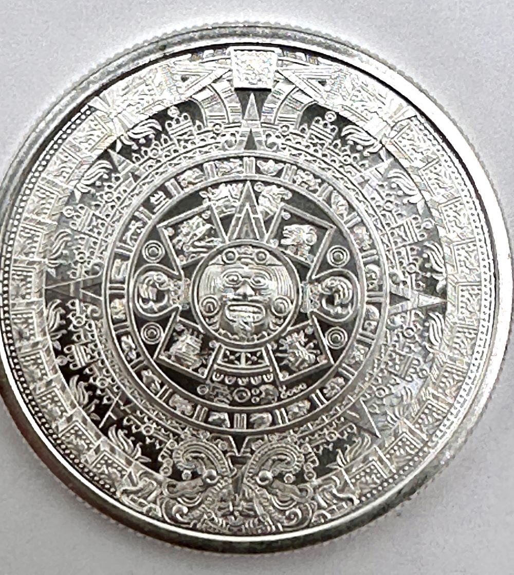 Lot 97: Aztec Calendar .999 Fine Silver Half Troy Ounce Round