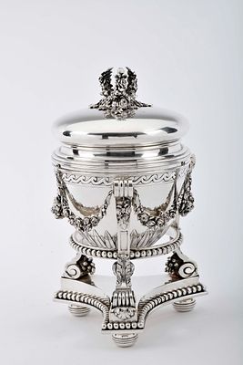 A Bonbonni&egrave;re. Louis XVI style 916/1000 silver decoration en relief "Garlands and plant 