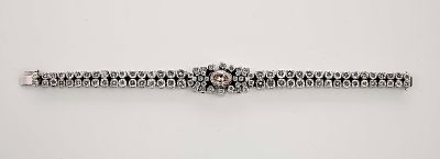 A bracelet. 500/1000 platinum set with 100 brilliant-cut diamonds with a total approximate 