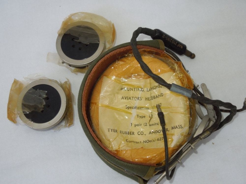 Lot 43: WWII Boxed US Navy H-15 Type Dynamic Headset