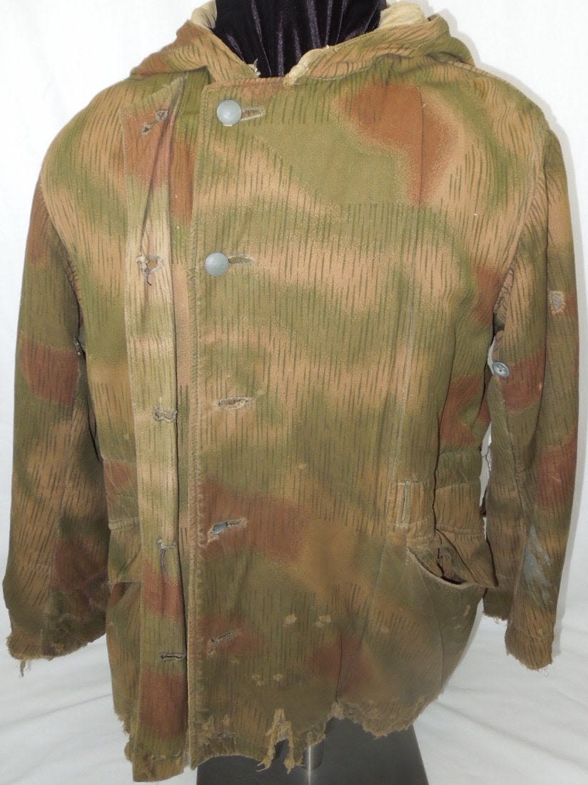 Lot 100: WWII German Winter Splinter Camo Reversable Parka