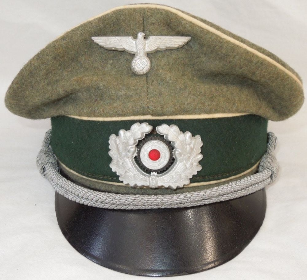 Lot 100A: WWII German Army Heer Infantry Officer Visor Cap