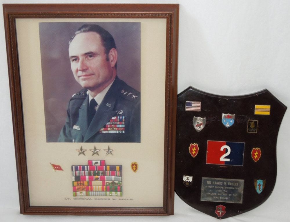 Lot 115A: Vietnam General Harris Hollis Ribbons Plaque 25th Div