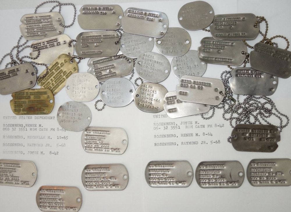 Lot 142: WWII - 1950s Dog Tags Lot of 21 Service Members