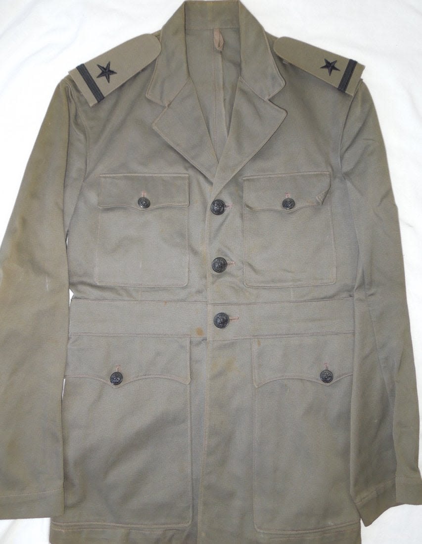 Lot 184: WWII US Navy Ensign Working Grays Officer Jacket