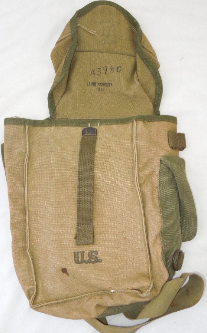 Lot 278: WWII 1944 US Army Grenade Bag Laird