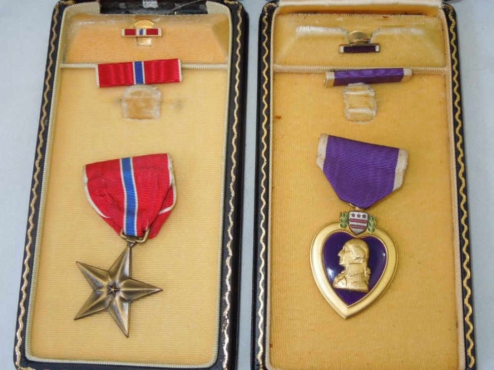 Lot 306: WWII US Purple Heart Bronze Star Medals 14th Armored