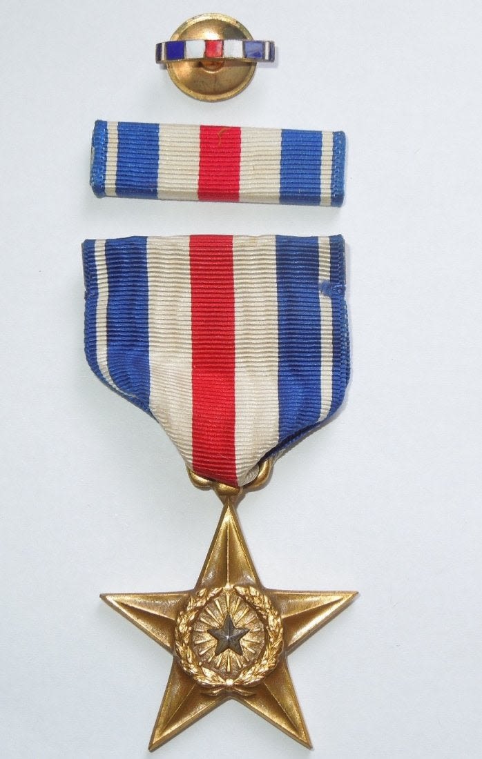 Lot 308: WWII BB&B Numbered US Silver Star Medal Set Lapel Pin