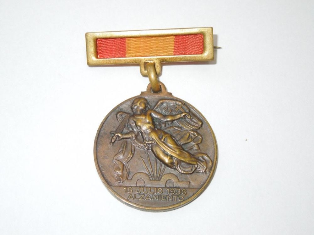 Lot 322: 1939 Spanish Civil War Military Victory Medal