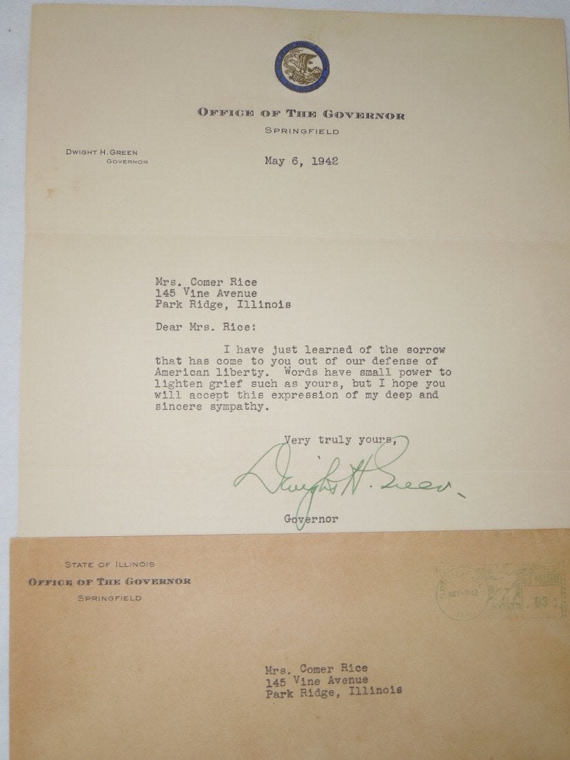 Lot 425: WWII Illinois Killed in Action Letter 19th Bomb Gp.