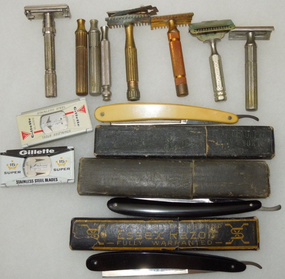 Lot 524: Lot of Vintage Shaving Razors Blades