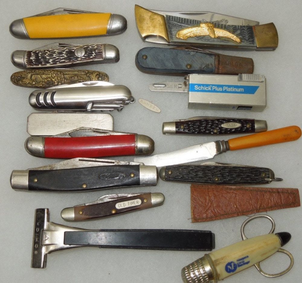 Lot 525: Lot of Vintage Pocket Knives Blades