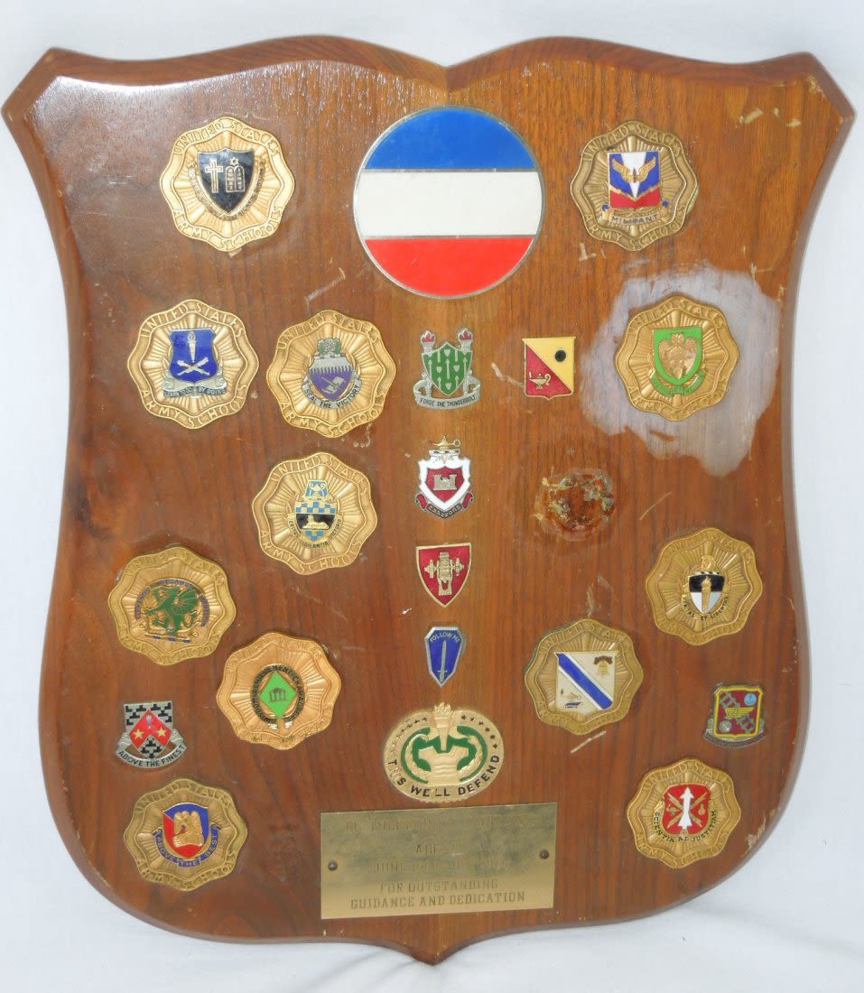 Lot 256: 1971 Brigadier General US Army Challenge Coin Plaque