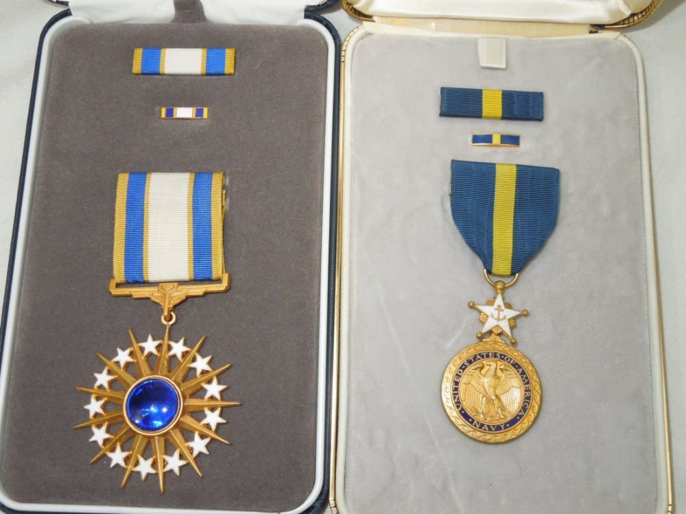 Lot 308: Boxed Navy DSM & USAF Distinguished Service Medal Lot