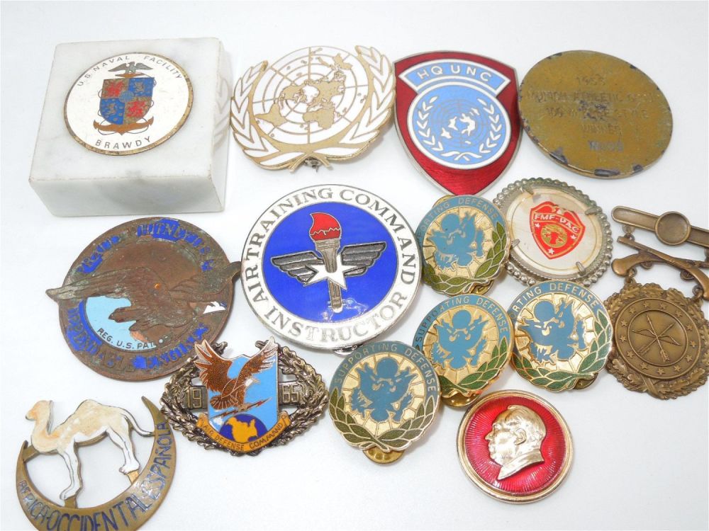 Lot 160: US Military Pocket Badges USAF Army UN China Lot of 15