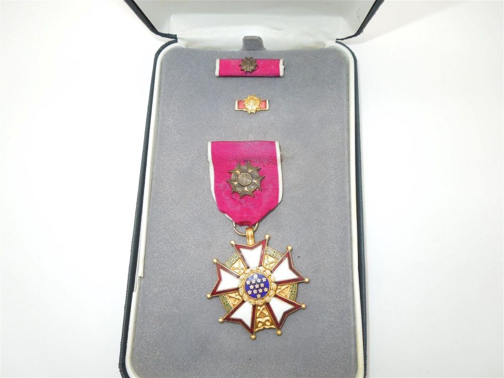 Lot 171: 1960s Named LOM Legion of Merit Medal Chokechai Hongstong