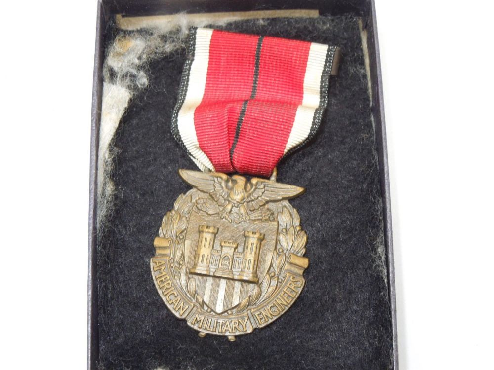 Lot 183: WWII US Named Society of Military Engineers Medal