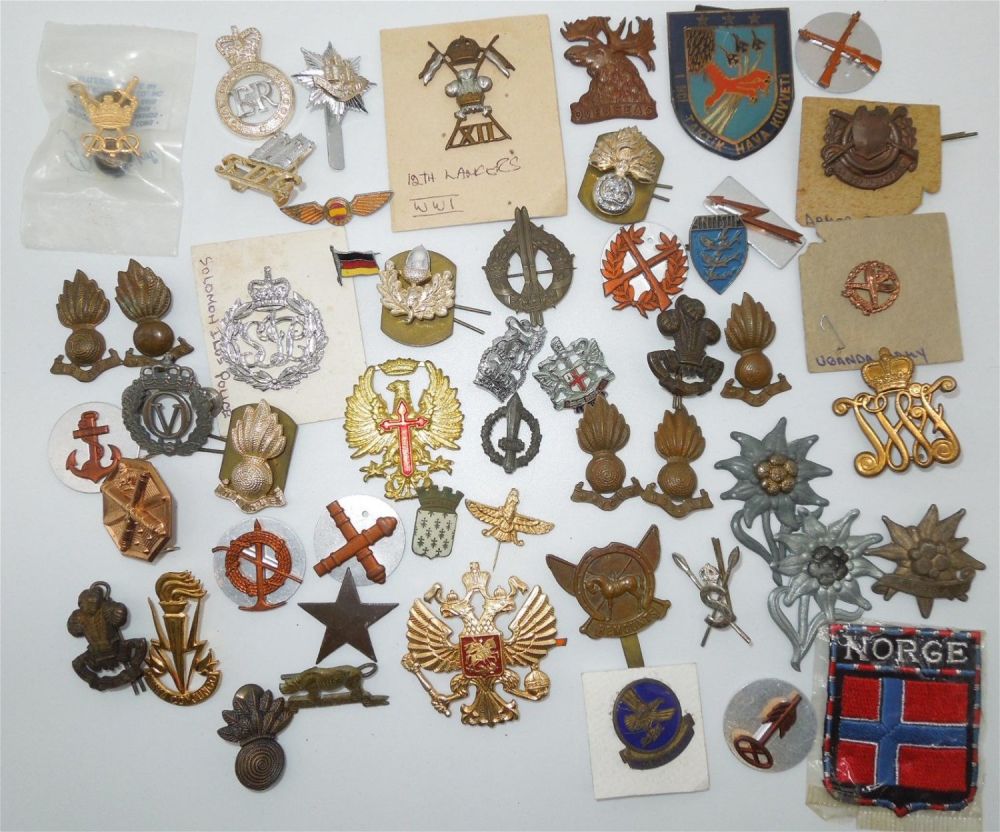 Lot 197: Worldwide Military Pin Badge Insignia Lot