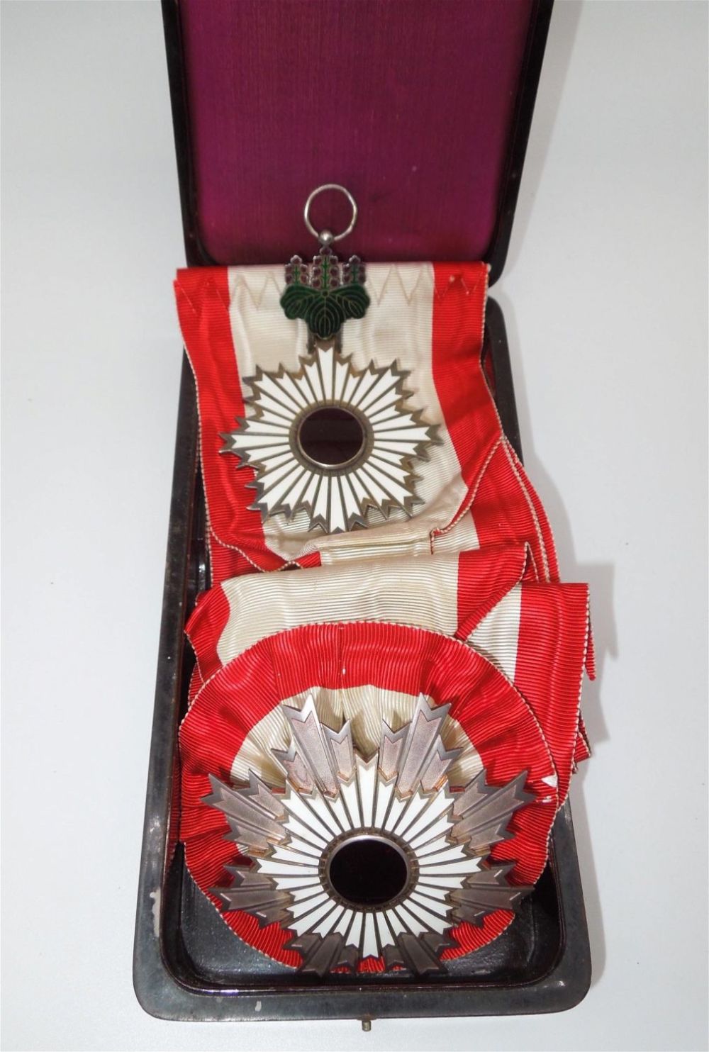 Lot 288: Japanese Order of the Rising Sun 1st Class Badge & Breast Star with Case Lot