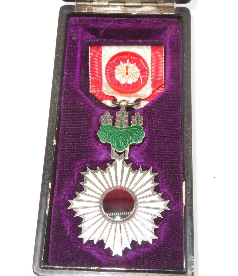 Lot 290: Japanese Order of the Rising Sun 4th Class Small Ribbon Medal & Rosette with Case