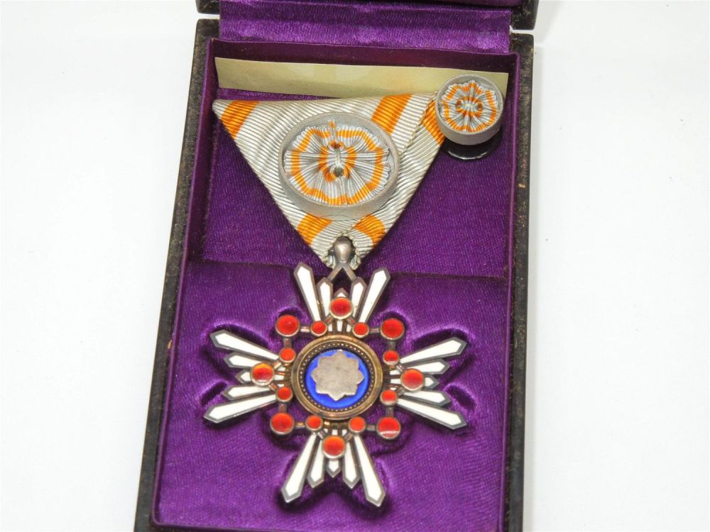 Lot 298: Japanese Order Sacred Treasure 4th Class Badge Medal Badge w/ Rosette Pin & Case of Issue