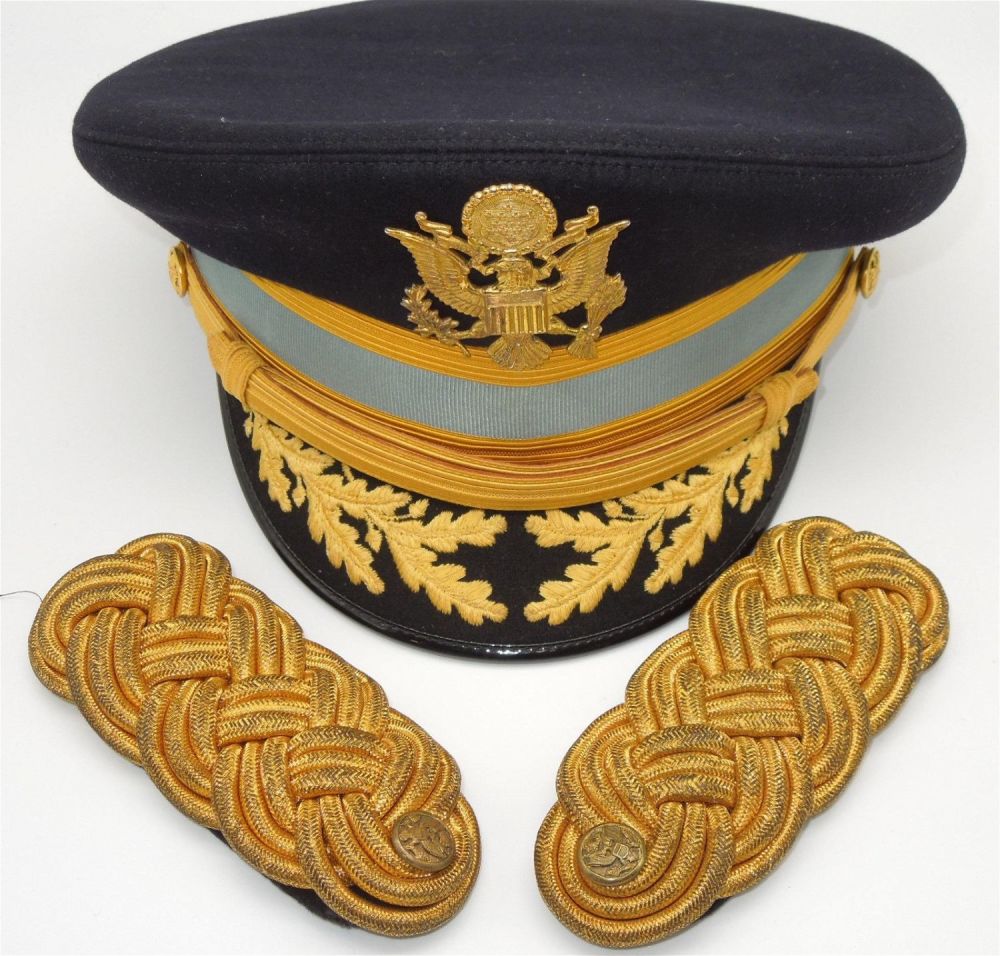 Lot 337: US Army Vietnam Era Officer Infantry Dress Visor Cap Hat & Shoulder Boards