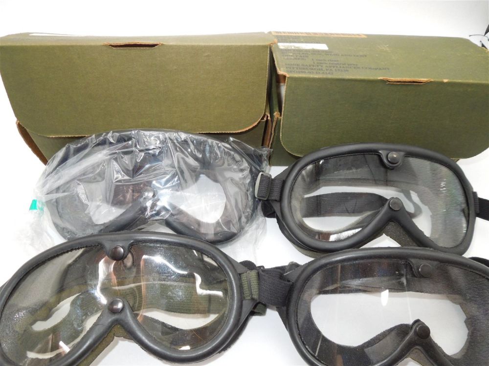 Lot 363: Lot 1980s US Military Sun Wind Dust Goggles
