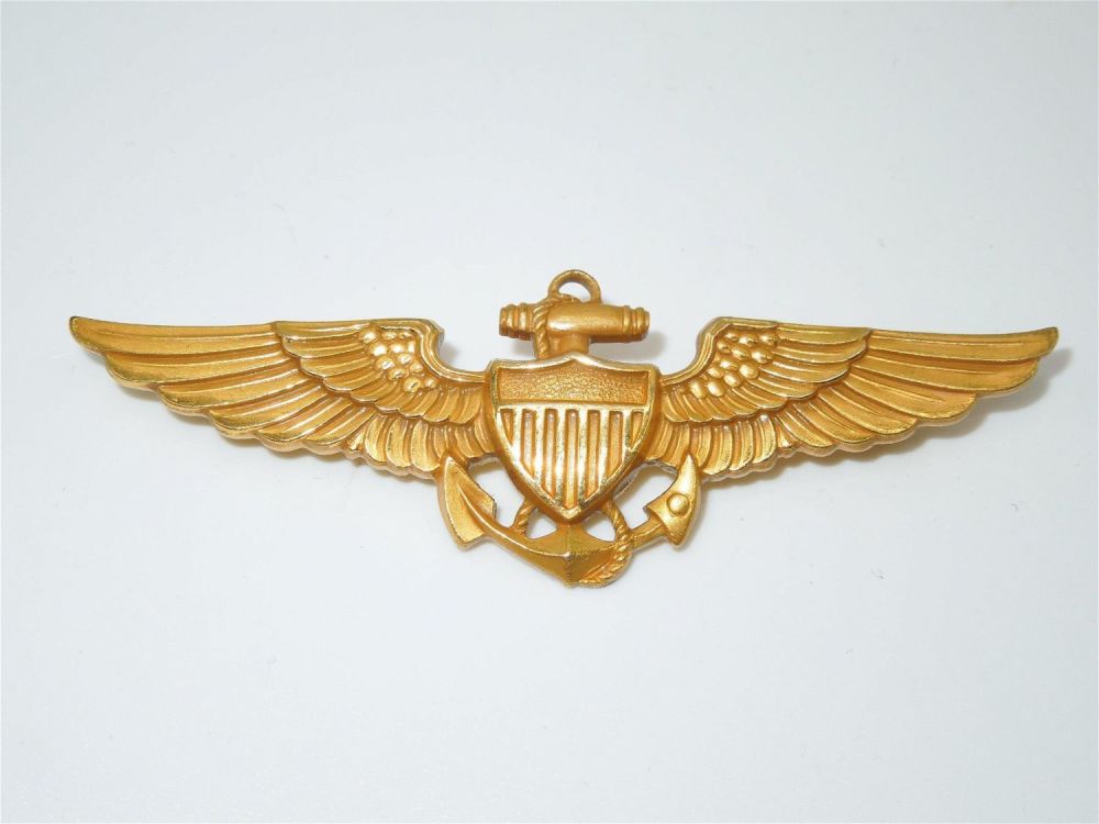 Lot 407: WWII US Naval Aviator Pilot Wings 1/20th 10K Gold Filled Balfour