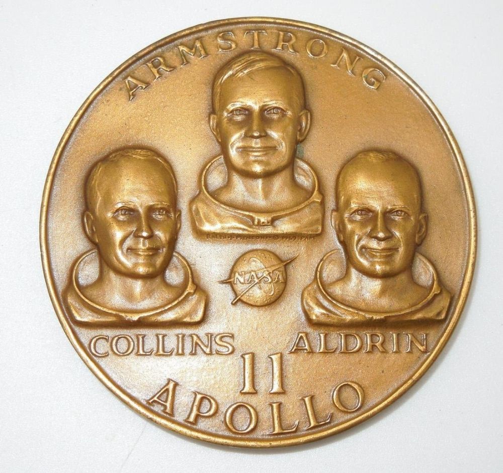 Lot 151: 1969 Medallic Arts Bronze Apollo 11 Moon Landing Medal Coin