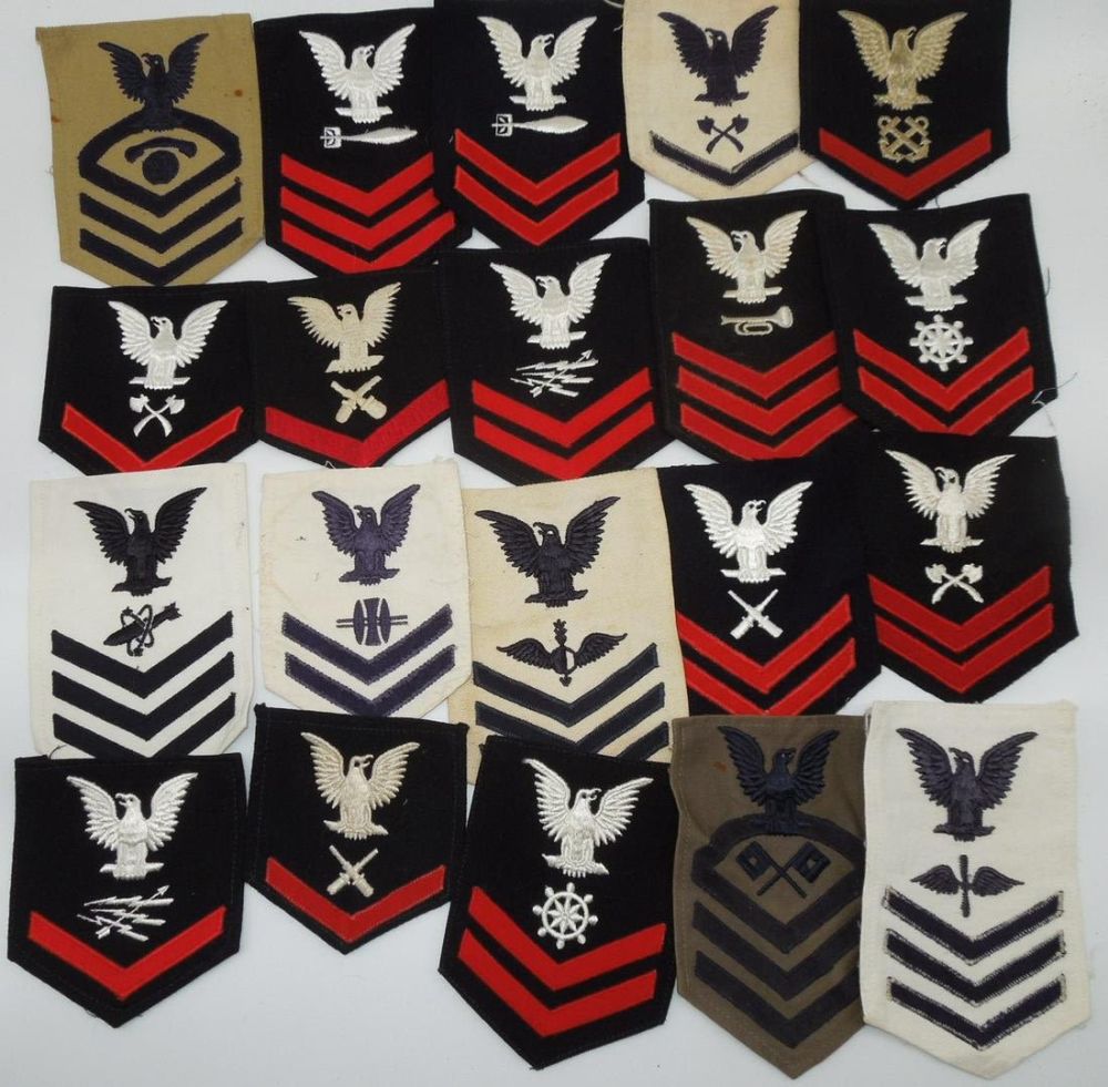 Lot 196: WWII US Navy Rate & Rank Patch Lot Aviation Torpedo Signal